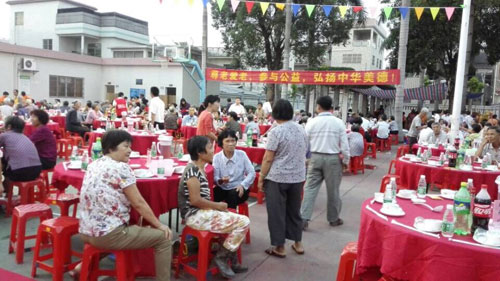 好色先生在线下载漆厂家 明邦化工走进新塘社区爱心敬老.jpg